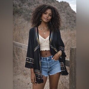 Knox Rose Embroidered Kimono Jacket. Great Condition Medium Boho Festival